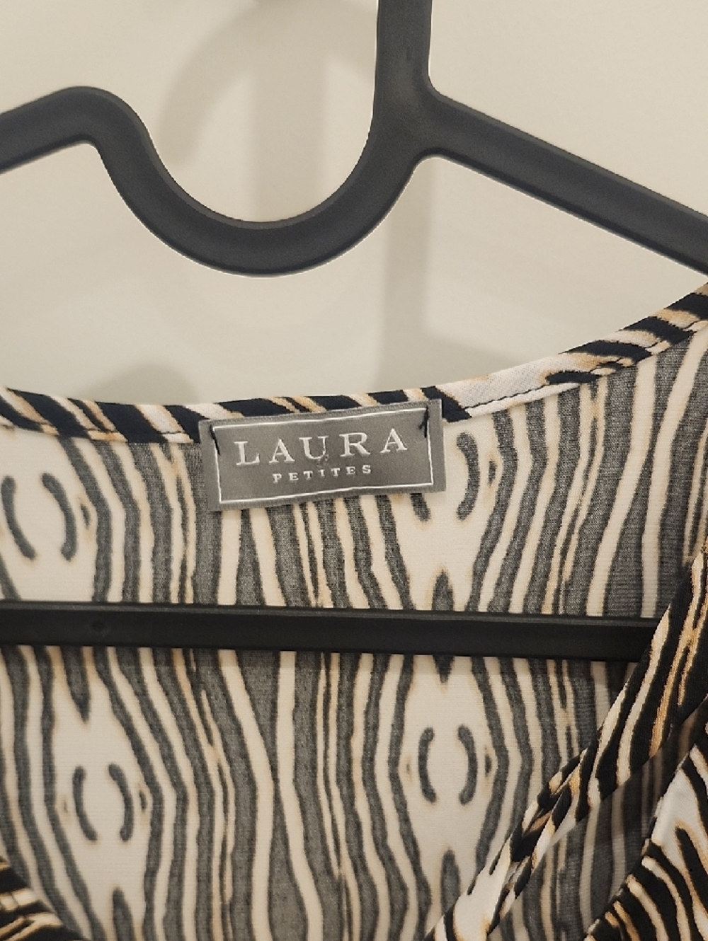 Laura Petites Black Brown White Stripe Sleeveless Blouse Womens XL - Picture 2 of 7